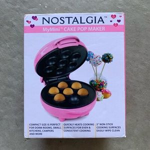 NWT Nostalgia MyMini Cake Pop Maker